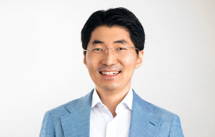 Luc Zhang 氏